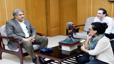 অপতথ্য ও ভুল তথ্যকে চ্যালেঞ্জ জানাতে হবে সত্য তথ্য দিয়ে : আরাফাত