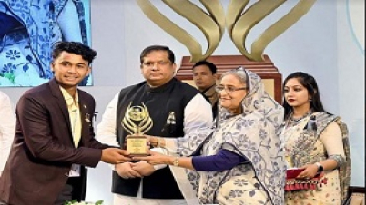 শেখ কামাল জাতীয় ক্রীড়া পরিষদ পুরস্কার দিলেন প্রধানমন্ত্রী