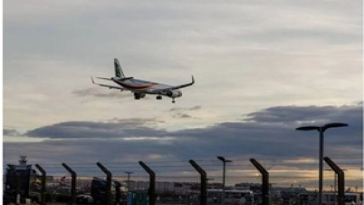 মধ্যপ্রাচ্যে বাতিল ৩৪০০ ফ্লাইট, আটকে পড়েছেন তিন লাখ যাত্রী মধ্যপ্রাচ্যে বাতিল ৩৪০০ ফ্লাইট, আটকে পড়েছেন তিন লাখ যাত্রী