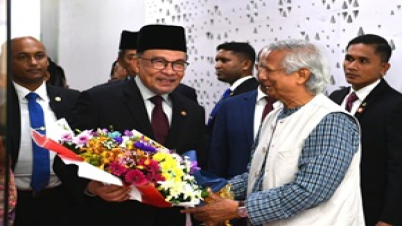 মালয়েশিয়ার প্রধানমন্ত্রী আনোয়ার ইব্রাহিম ঢাকা পৌঁছেছেন মালয়েশিয়ার প্রধানমন্ত্রী আনোয়ার ইব্রাহিম ঢাকা পৌঁছেছেন