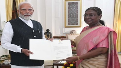 নরেন্দ্র মোদিকে প্রধানমন্ত্রী হিসেবে নিয়োগ প্রদান রাষ্ট্রপতির