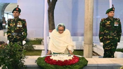 ধানমন্ডি ও বনানীতে বঙ্গবন্ধু এবং বঙ্গমাতার প্রতি শ্রদ্ধা নিবেদন