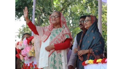 দিনব্যাপী নির্বাচনী প্রচারণায় রংপুরে প্রধানমন্ত্রী