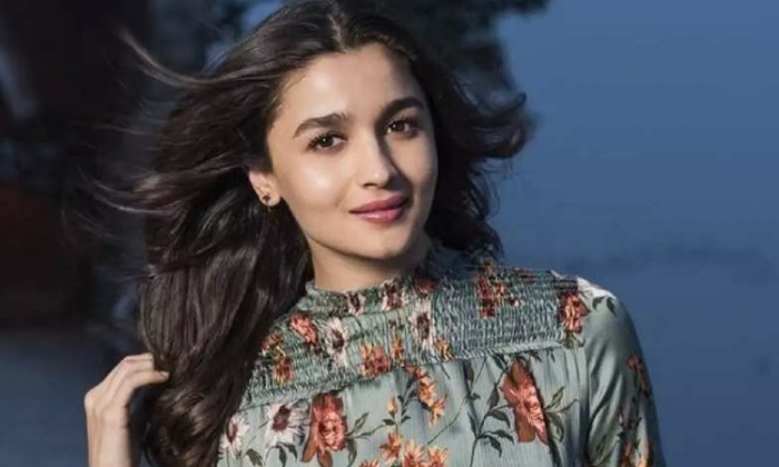 আলিয়া ভাট আলিয়া ভাট
