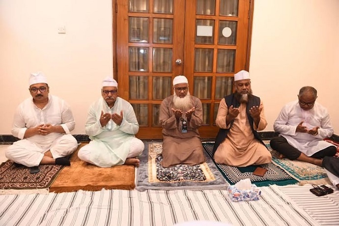 ১৫ আগস্টে শহীদদের আত্মার শান্তি কামনায় ডেপুটি স্পিকারের বাসভবনে মিলাদ মাহফিল অনুষ্ঠিত ১৫ আগস্টে শহীদদের আত্মার শান্তি কামনায় ডেপুটি স্পিকারের বাসভবনে মিলাদ মাহফিল অনুষ্ঠিত