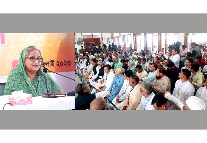 প্রধানমন্ত্রী শেখ হাসিনা ঈদুল আজহা উপলক্ষে আজ টুঙ্গিপাড়ার সর্বস্তরের মানুষের সাথে শুভেচ্ছা বিনিময়